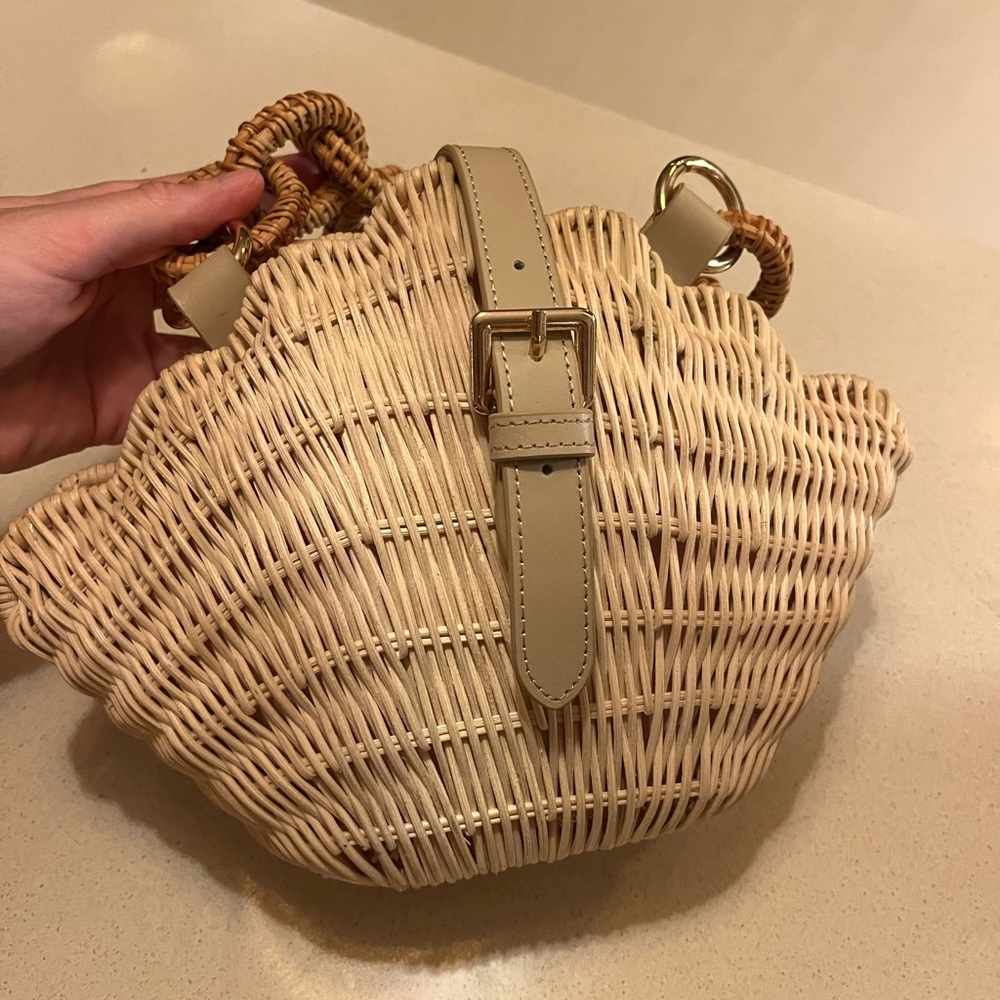 Vineyard Vines Wicker Clamshell Clutch
